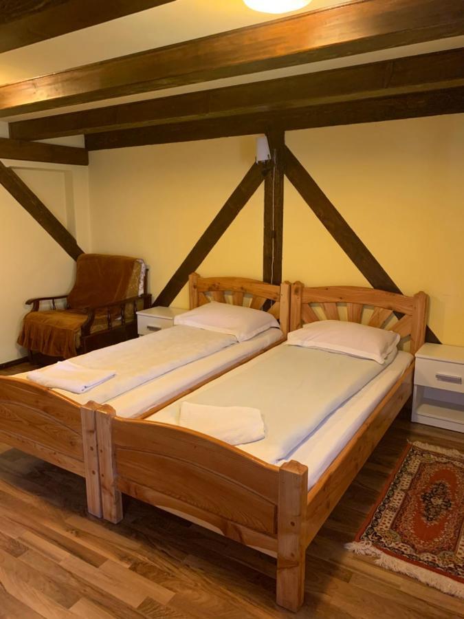 Hotel Casa Lenke Săcele Zewnętrze zdjęcie