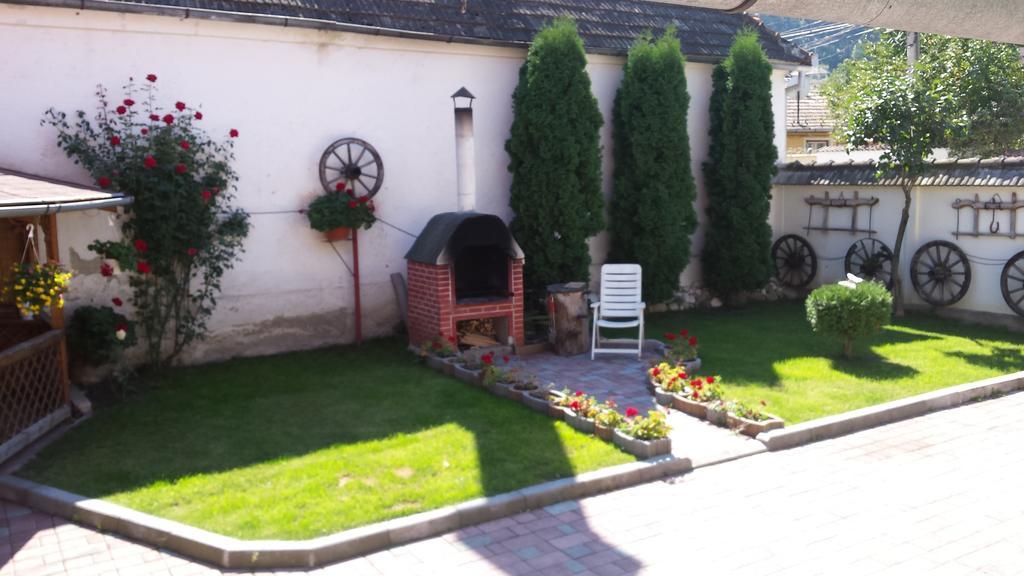 Hotel Casa Lenke Săcele Zewnętrze zdjęcie