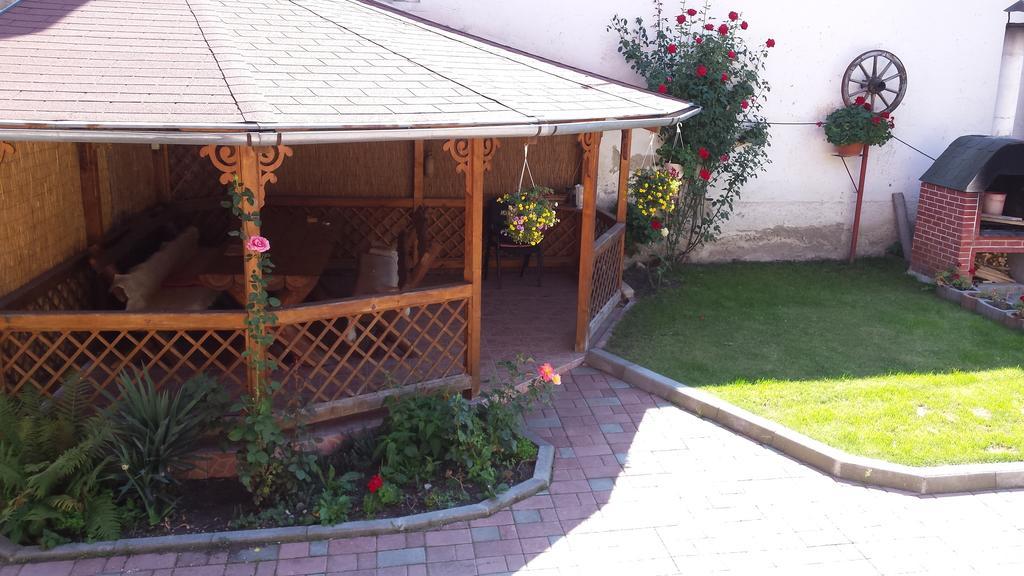 Hotel Casa Lenke Săcele Zewnętrze zdjęcie